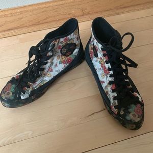Chuck Taylor Converse floral high top